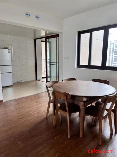 鲲湖天境精装好房5房/2厅/3卫朝南215平米4000元/月