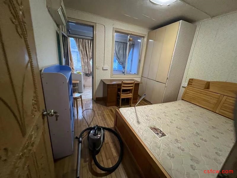 漕泾二区精装好房2房/2厅/1卫朝南65平米1600元/月