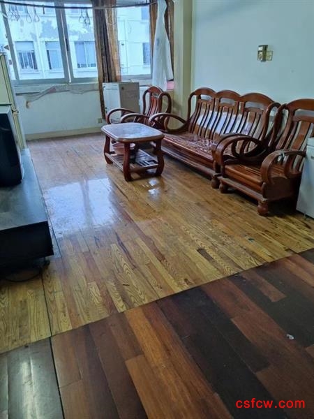 甸桥新村简装好房2房/1厅/1卫朝南75平米1600元/月