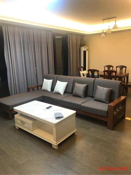 万科公望精装好房4房/2厅/2卫朝南137平米4000元/月