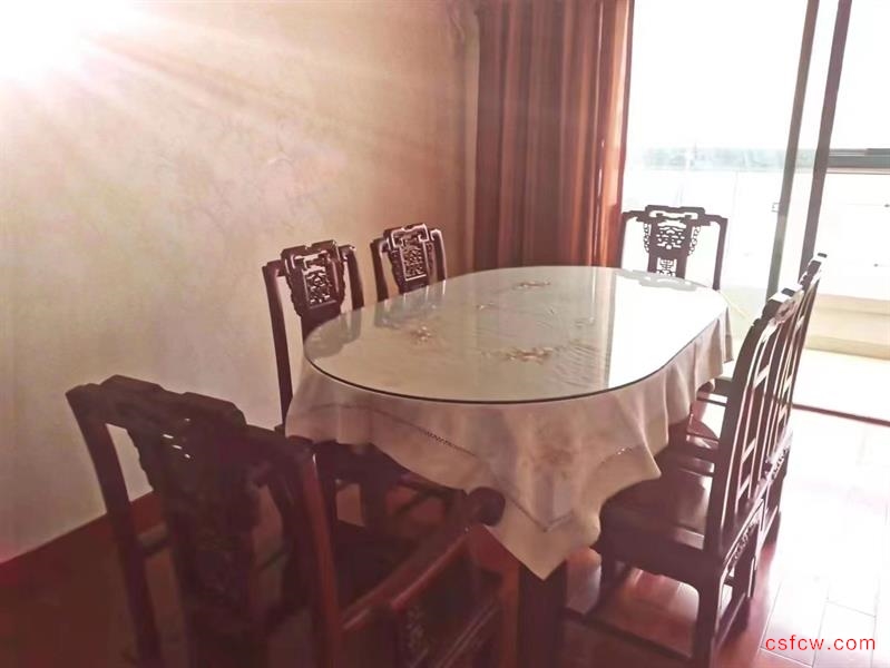 润欣花园精装好房3房/2厅/2卫朝南160平米2850元/月