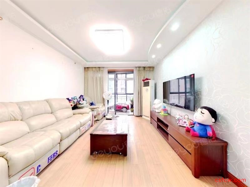 常熟老街精装好房2房/1厅/1卫朝南80平米1700元/月