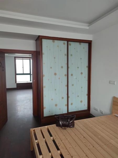 润欣花园简装好房3房/2厅/1卫朝南127平米132万