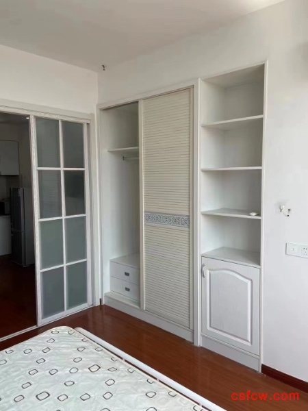 城市花园精装好房1房/2厅/1卫朝南44平米96万