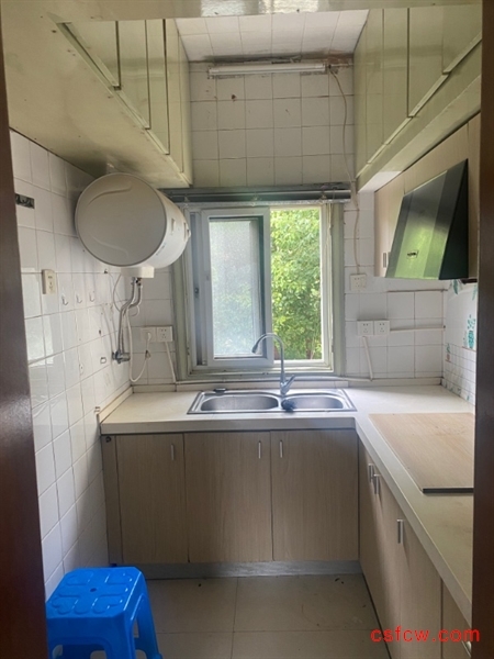 虞园新村二区简装好房2房/2厅/1卫朝南65平米1400元/月