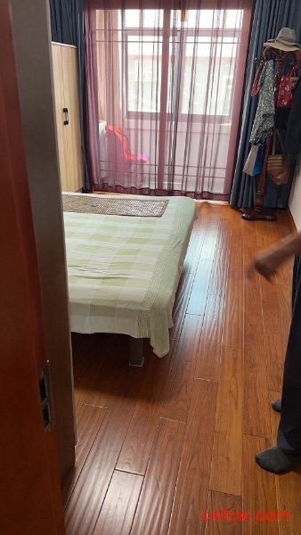 五星六区简装好房2房/2厅/1卫朝南71平米110万