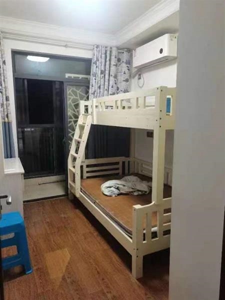 衡泰里宫精装好房3房/2厅/2卫朝南132平米218万