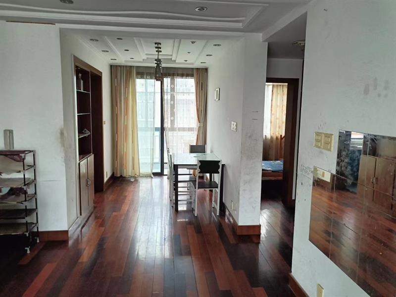 常熟老街简装好房2房/2厅/1卫朝南85平米105万