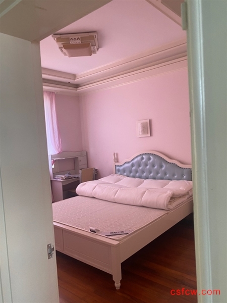 尚湖玫瑰园豪装好房3房/2厅/3卫朝南210平米240万