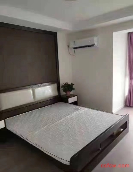 洪泾里简装好房3房/2厅/1卫朝南93平米90万