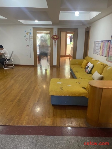 珠江路70年产权精装好房3房/2厅/2卫朝南110平米139.8万