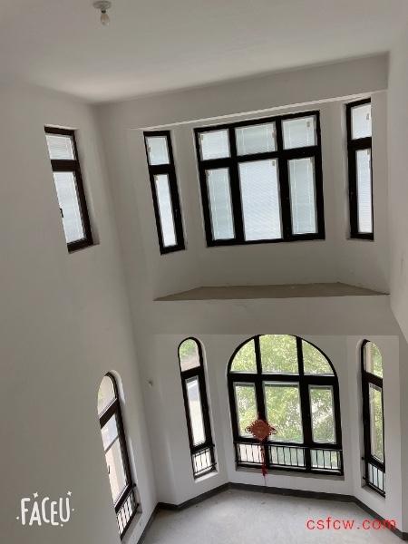 马德里鸿麦世家毛坯好房5房/3厅/3卫朝南303平米308万