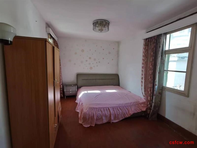 五星四区简装好房2房/1厅/1卫朝南62平米1500元/月