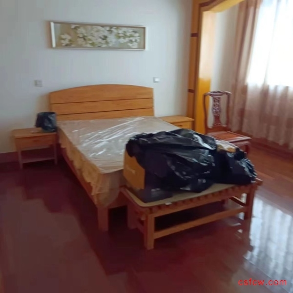 烟草小区（纺装小区）精装好房4房/2厅/2卫朝南140平米450万