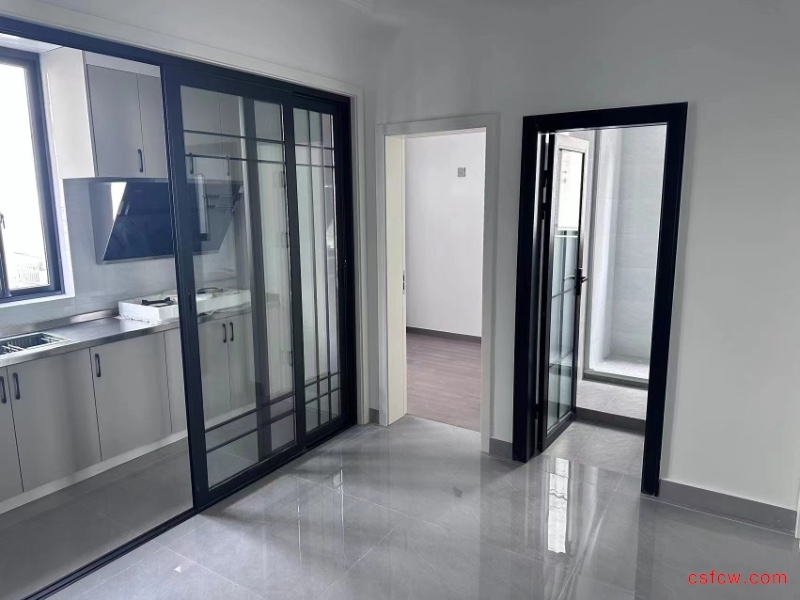 颜港北村一区精装好房2房/2厅/1卫朝南54平米59万