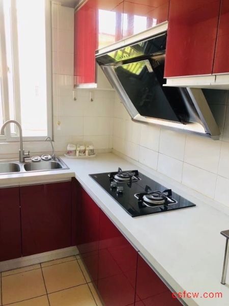 五星一区精装好房2房/2厅/1卫朝南67平米99万