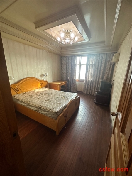 五星六区简装好房3房/2厅/1卫朝南92平米155万