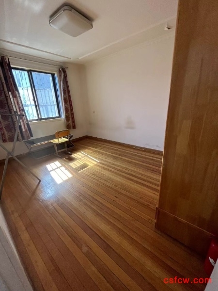 漕泾二区精装好房2房/2厅/1卫朝南71平米140万