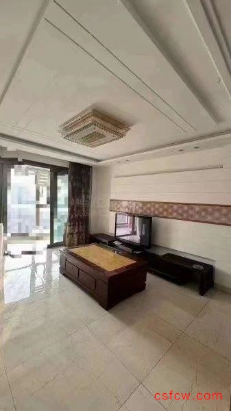 急售！！！世茂三期170平200万精装四房两厅两卫