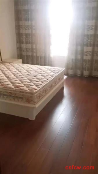 金山苑二区，4跃5层带阁楼，225平，精装，双车库48平，满2年，248万