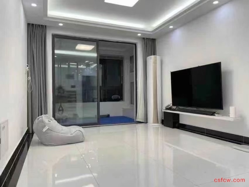 滨江港龙（浒浦高中对面）精装好房2房/2厅/1卫朝南91平米90万