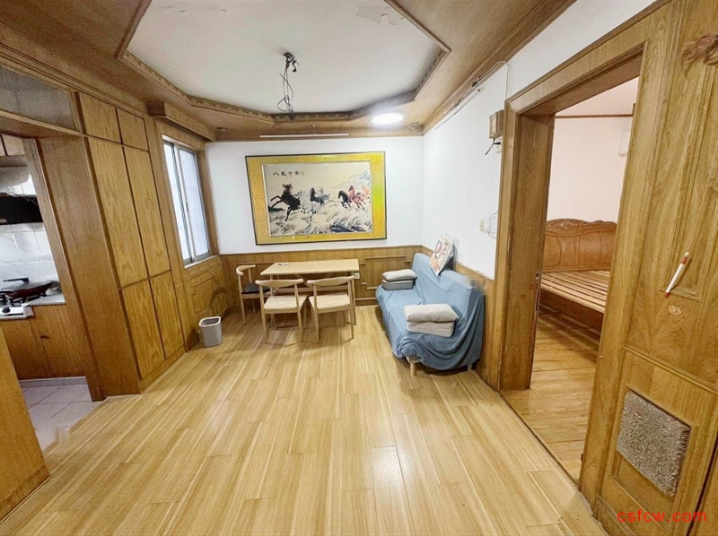 市区板楼朝南近医院商圈成熟满二中间好楼层