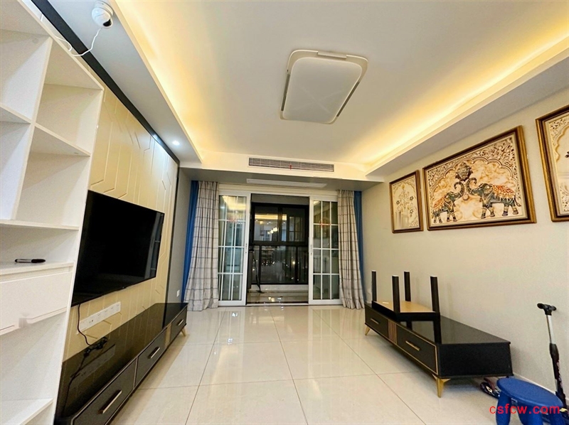 急售东南不要错过的一套飞机户型的精装大四房中间楼层