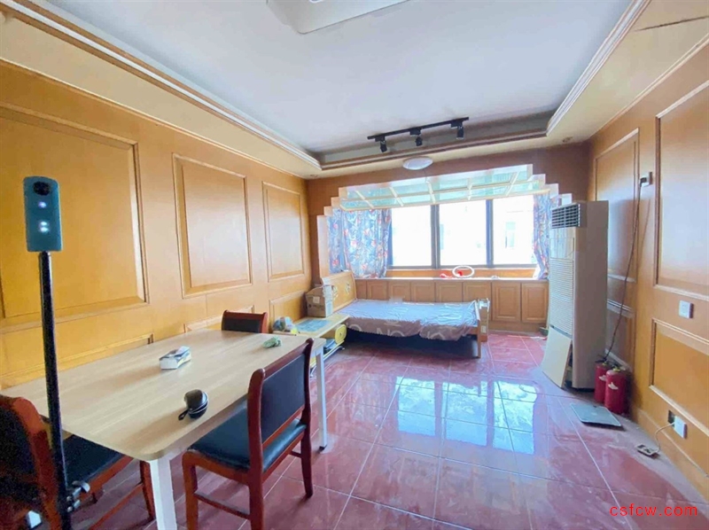 印象城附近枫泾新村单介9开头，房东急售，非常诚心有铭鹅