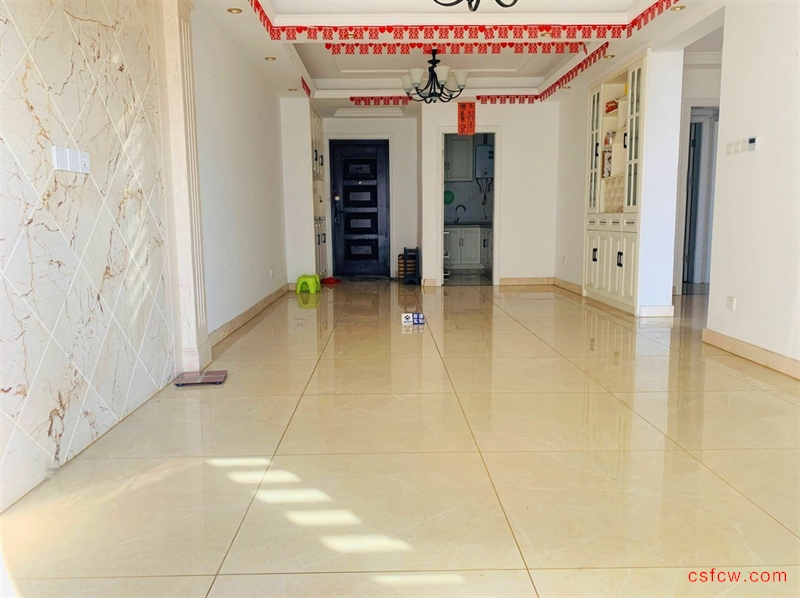 好楼层，有鸣哦，精装修，送车位，可随时看房，房东诚心卖。