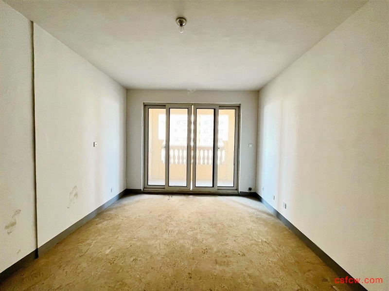 清水毛坯小三房三开间朝南中间楼层采光无遮挡随时看房