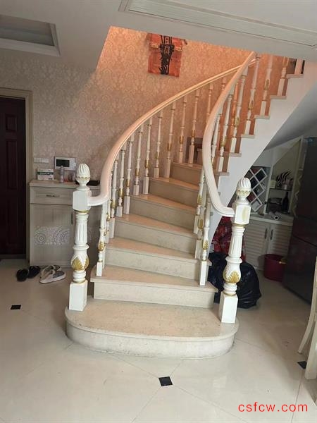 中南世纪城，3室2厅2卫，137平，精装，景观层，跃层，有车位，满2年，228万