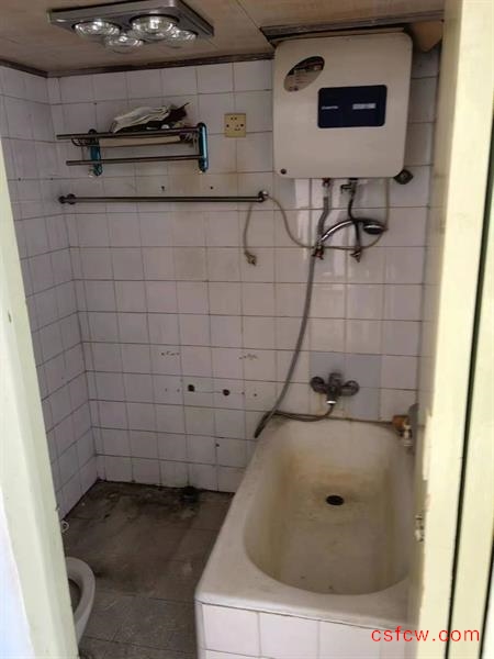 京门电影院旁县东街51平3楼老装修有名?额满2年40万