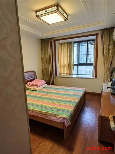 虞枫家园，2室2厅1卫，81平，精装，楼层好，车库10平，有名?额，满2年，90