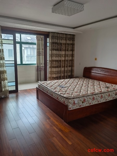 金山苑二区精装好房5房/3厅/3卫朝南225平米220万