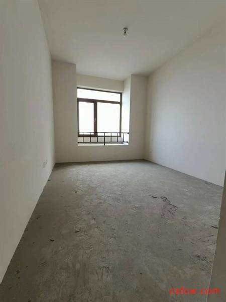 中南世纪城南区，错层，5室2厅3卫，144平送60平，毛坯，楼层好，238万