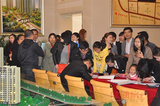 港龙•香江城4月13日耀世开盘热销见证传奇