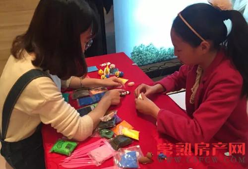 凯旋湾粘土手办、数字油画 彩绘你的周末