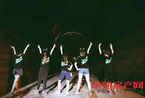 我运动我健康我生活 新城酷跑团荧光跑开跑