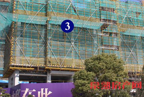 工程进度 柏悦华府首开楼栋7-11#楼封顶
