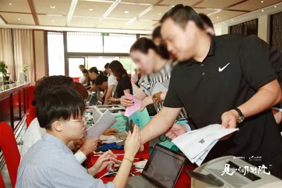 昨日尚湖发生了比C罗还震撼的事情