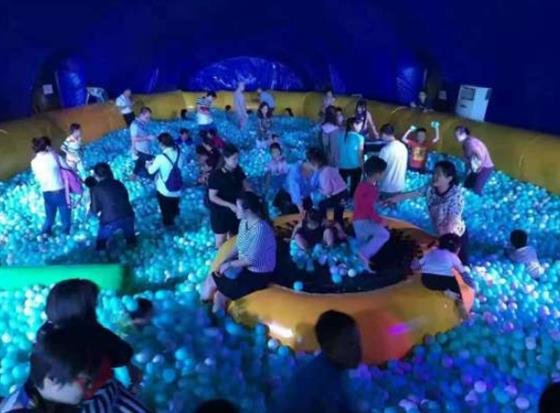 吞下百万颗海洋球的蓝鲸5月25日“鲸”现虞城 