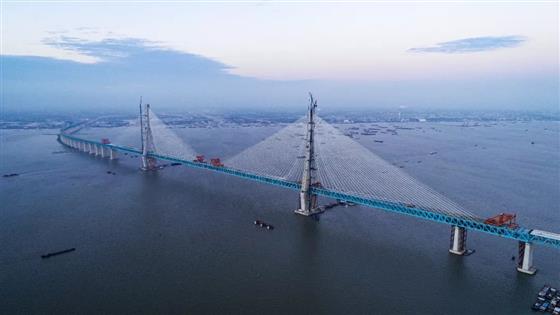 沪通铁路建设迈出重要一步！沪通长江大桥顺利合龙