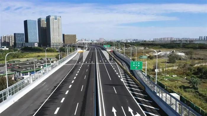 【建设更高品质的“江南福地”】 这张城市名片很“硬核” ！入住常熟，适宜