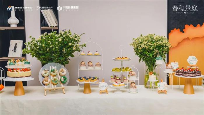 循光而至璀璨共鉴|千人来访春和景庭光影示范区瞩目绽放！